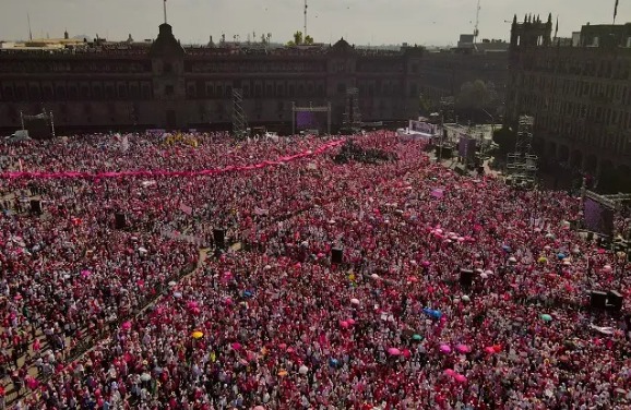 Más De 500 Mil Personas Se Dieron Cita En El Zócalo Capitalino Para Defender Al Ine En Puebla 6190